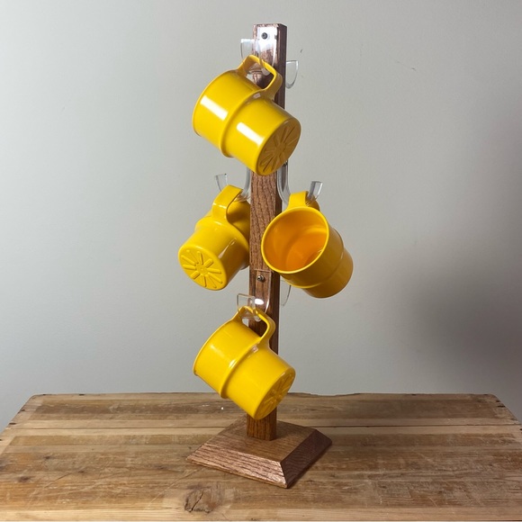 Vintage 19.5” Tall Mug Tree Lucite And Wood Retro Holds 6 Mugs - Picture 1 of 15